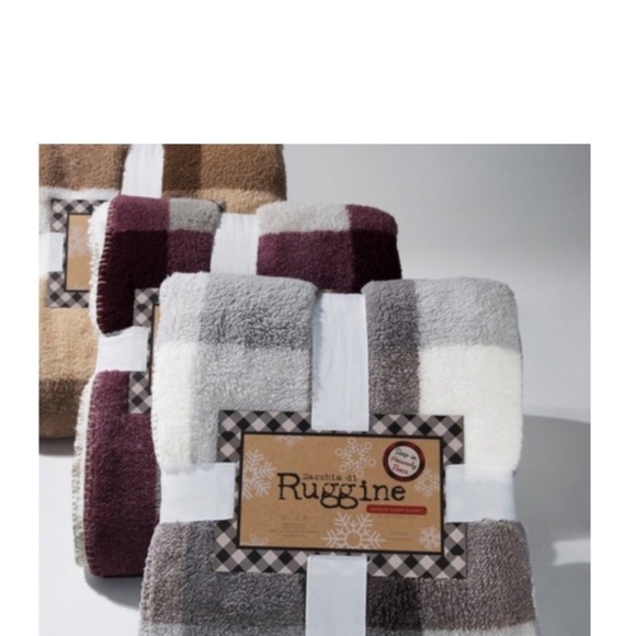 NWT Ruggine 100% polyester blanket throw. See above for size. Great for gifting. - Picture 2 of 5